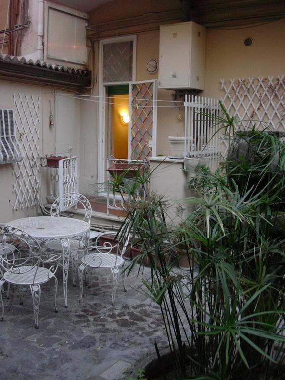 Vacanze Al Colosseo Polveriera Rome Chambre photo